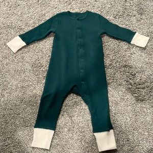 Fin & Vince waffle knit pj. Size 2/3. Excellent condition